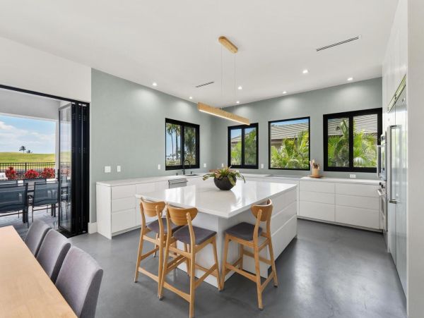 Luxury Big Island Vacation Rental -New Arrival Four Bedrooms & Den & Golf Cart Included