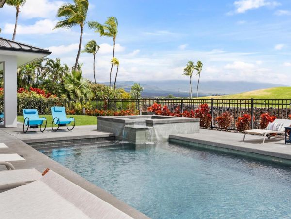 Luxury Big Island Vacation Rental -New Arrival Four Bedrooms & Den & Golf Cart Included