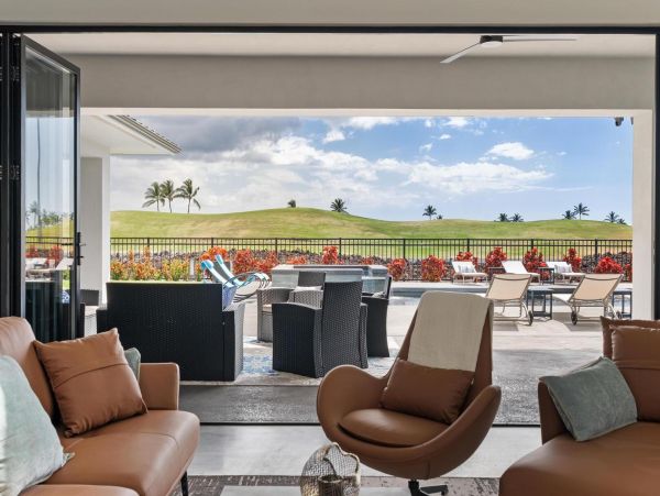 Luxury Big Island Vacation Rental -New Arrival Four Bedrooms & Den & Golf Cart Included