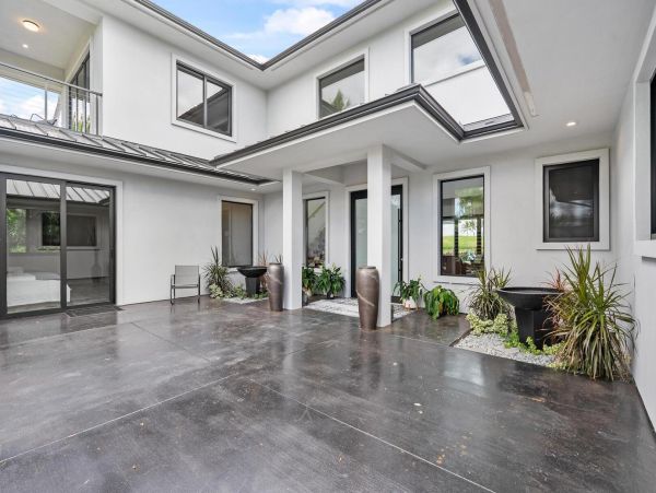 Luxury Big Island Vacation Rental -New Arrival Four Bedrooms & Den & Golf Cart Included