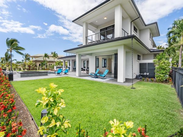 Luxury Big Island Vacation Rental -New Arrival Four Bedrooms & Den & Golf Cart Included