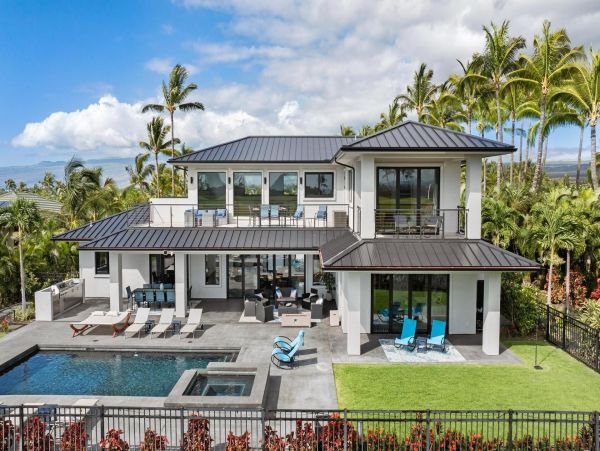 Luxury Big Island Vacation Rental -New Arrival Four Bedrooms & Den & Golf Cart Included