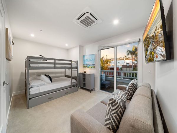 La Jolla Luxury Vacation Rental - Windansea Beach Accommodations- NEW ARRIVAL!