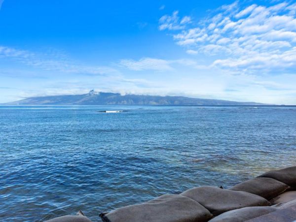 Oceanfront Maui Vacation Rental - Luxurious 2-Bedroom Condo