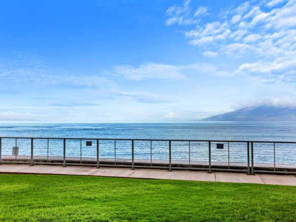 Oceanfront Maui Vacation Rental - Luxurious 2-Bedroom Condo