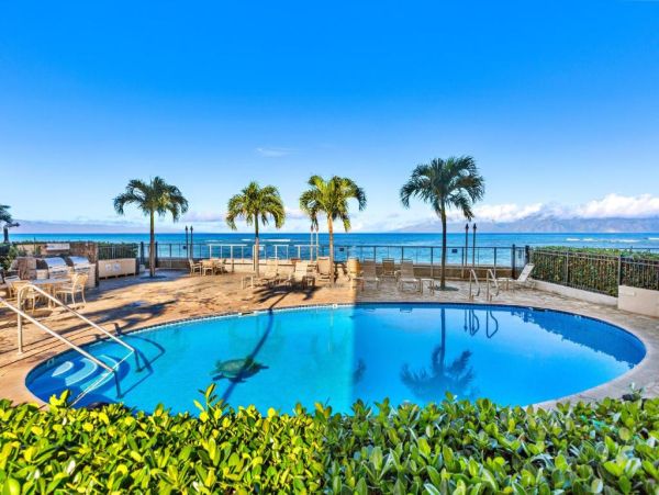 Oceanfront Maui Vacation Rental - Luxurious 2-Bedroom Condo