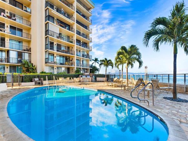 Oceanfront Maui Vacation Rental - Luxurious 2-Bedroom Condo