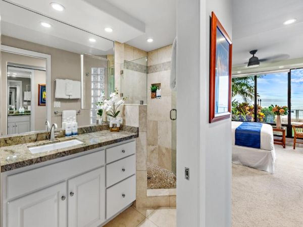 Oceanfront Maui Vacation Rental - Luxurious 2-Bedroom Condo