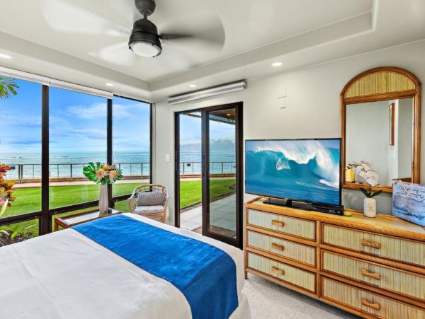 Oceanfront Maui Vacation Rental - Luxurious 2-Bedroom Condo