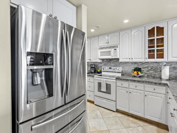 Oceanfront Maui Vacation Rental - Luxurious 2-Bedroom Condo