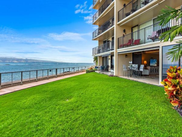 Oceanfront Maui Vacation Rental - Luxurious 2-Bedroom Condo
