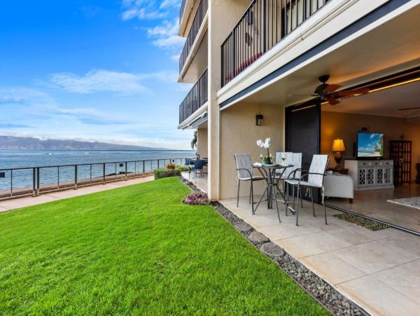 Oceanfront Maui Vacation Rental - Luxurious 2-Bedroom Condo