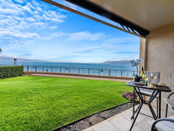 Oceanfront Maui Vacation Rental - Luxurious 2-Bedroom Condo