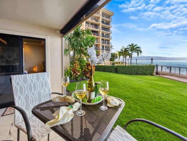 Oceanfront Maui Vacation Rental - Luxurious 2-Bedroom Condo