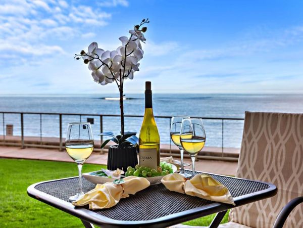 Oceanfront Maui Vacation Rental - Luxurious 2-Bedroom Condo