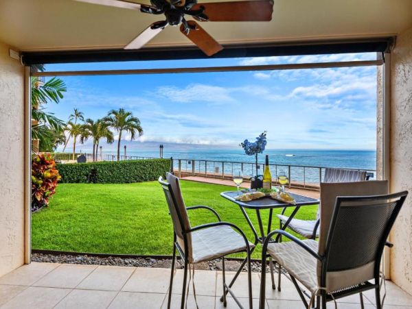 Oceanfront Maui Vacation Rental - Luxurious 2-Bedroom Condo
