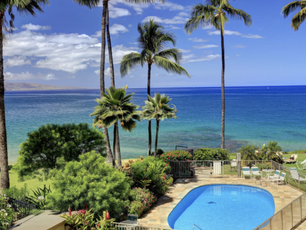 Stunning Oceanfront Condo in Maui - Perfect Getaway for Families & Friends