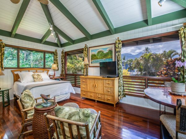 Kauai Vacation Rental - Hanalei Bay Bungalow Studio with Jungle Views