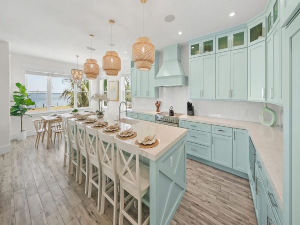 Coastal Luxury Retreat Near Bradenton Beach - 7-Bedroom & Private Pool