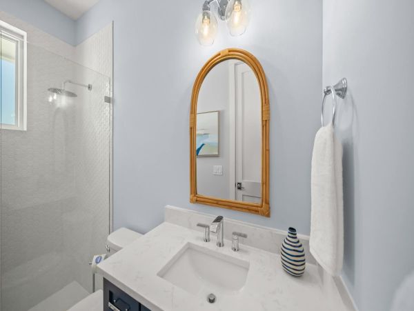 Coastal Luxury Retreat Near Bradenton Beach - 7-Bedroom & Private Pool
