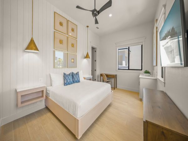 Luxurious Beachside Retreat in Clearwater Beach