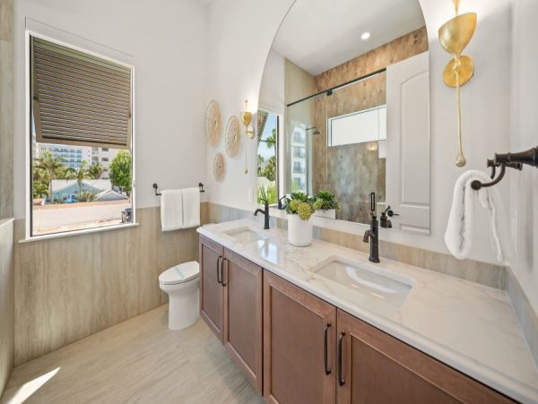 Luxurious Beachside Retreat in Clearwater Beach