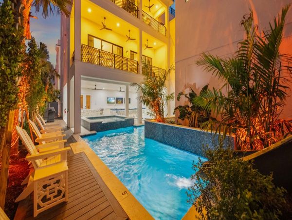 Luxurious Beachside Retreat in Clearwater Beach