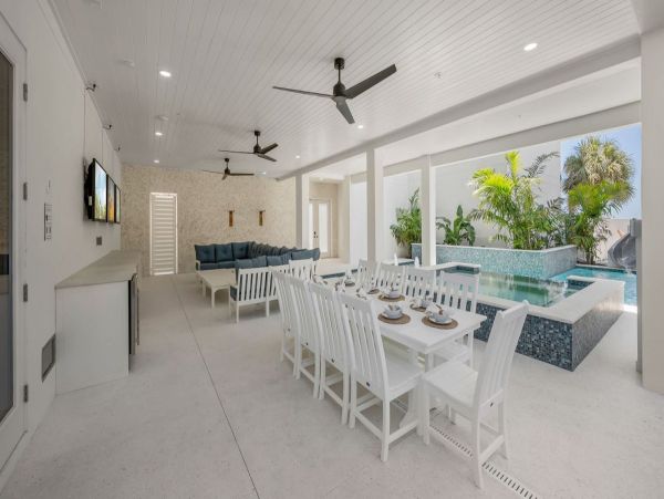 Luxurious Beachside Retreat in Clearwater Beach