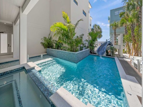 Luxurious Beachside Retreat in Clearwater Beach