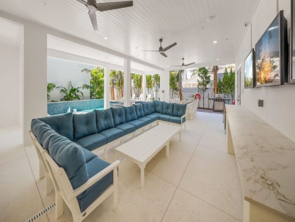 Luxurious Beachside Retreat in Clearwater Beach