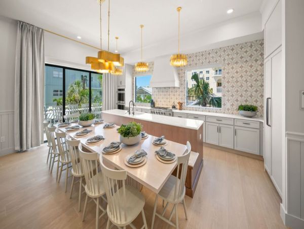 Luxurious Beachside Retreat in Clearwater Beach