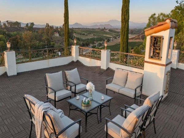 Luxurious Mediterranean-Style Home in Temecula - Perfect for Entertaining