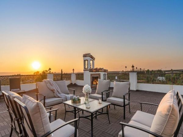 Luxurious Mediterranean-Style Home in Temecula - Perfect for Entertaining