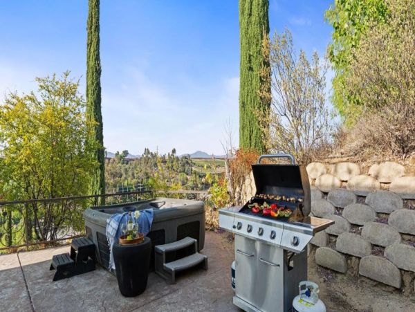 Luxurious Mediterranean-Style Home in Temecula - Perfect for Entertaining