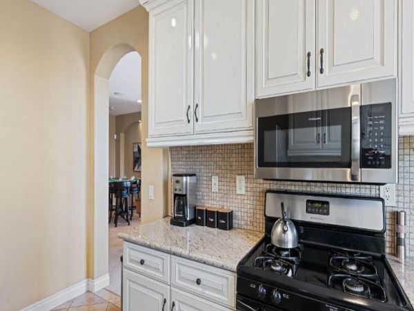 Luxurious Mediterranean-Style Home in Temecula - Perfect for Entertaining