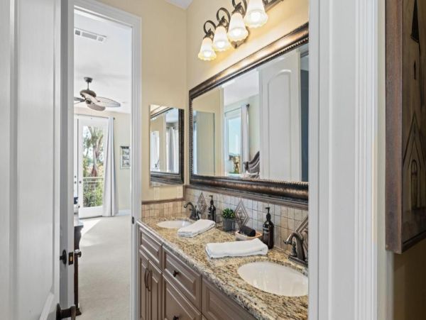 Luxurious Mediterranean-Style Home in Temecula - Perfect for Entertaining