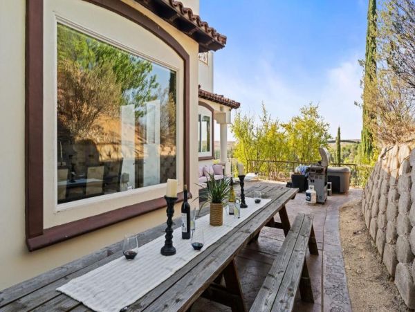 Luxurious Mediterranean-Style Home in Temecula - Perfect for Entertaining
