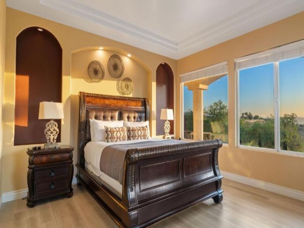 Luxurious Mediterranean-Style Home in Temecula - Perfect for Entertaining