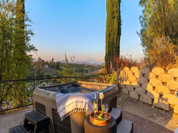Luxurious Mediterranean-Style Home in Temecula - Perfect for Entertaining