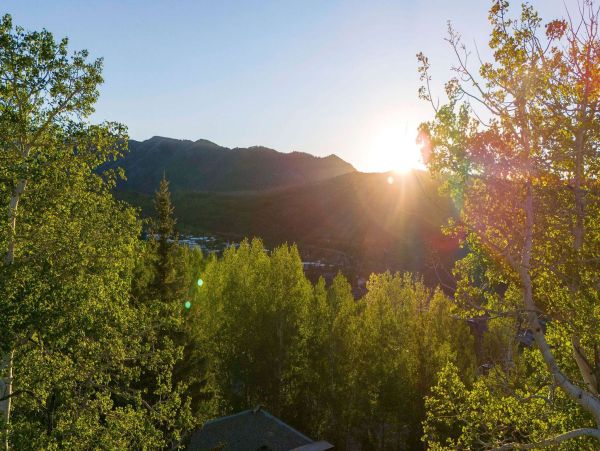 Snowmass Vacation Rentals - Luxury 5-Bedroom Mountain Home