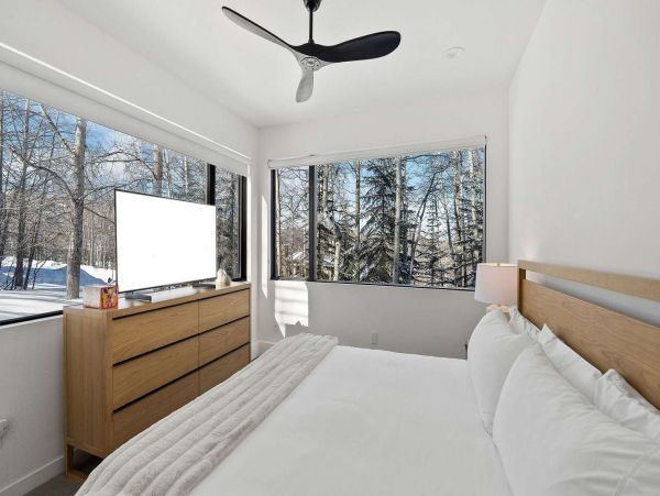 Snowmass Vacation Rentals - Luxury 5-Bedroom Mountain Home