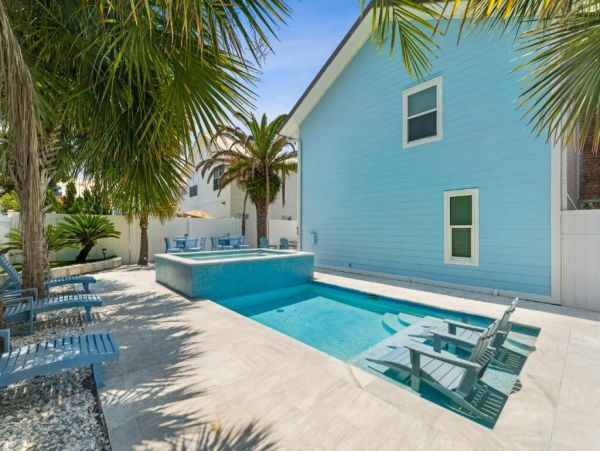 Luxury Tropical Villa in Frangista Beach - Your Perfect Getaway