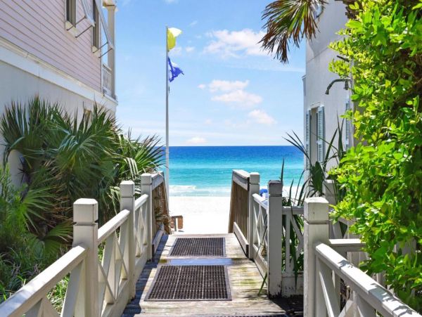 Luxury Tropical Villa in Frangista Beach - Your Perfect Getaway