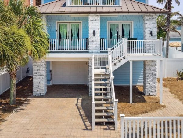 Luxury Tropical Villa in Frangista Beach - Your Perfect Getaway
