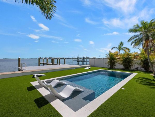Bradenton Beach Bayfront Vacation Rental - Luxury Home
