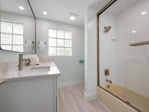 Bradenton Beach Bayfront Vacation Rental - Luxury Home