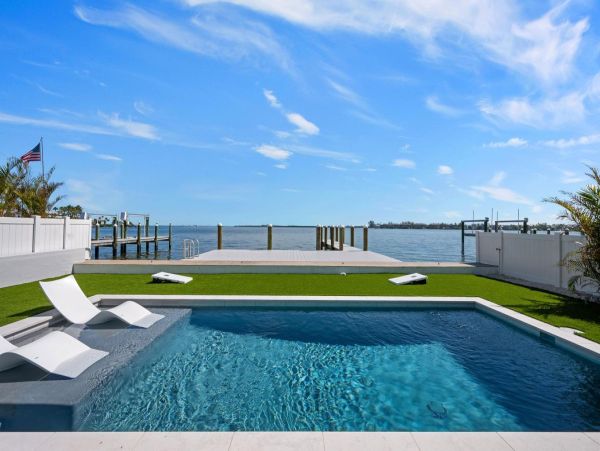 Bradenton Beach Bayfront Vacation Rental - Luxury Home