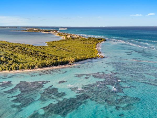 Luxurious Beach Villa in Bimini Bay - Your Ultimate Coastal Retreat