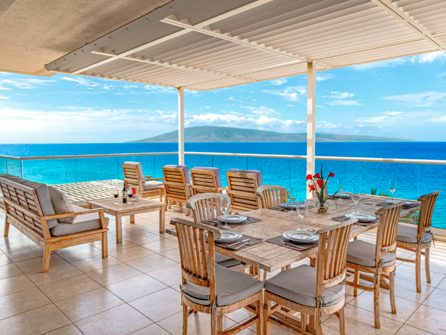 Luxurious 7-Bedroom Oceanfront Retreat in Maui