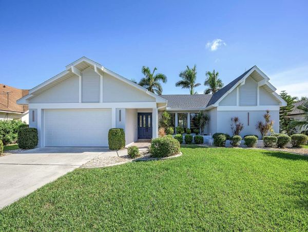 Exquisite Vacation Home in Cape Coral with Boat Access